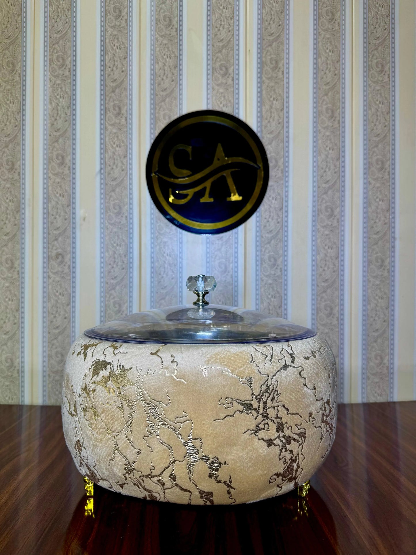 Large fully velvet hotpot two piece set home decor Pakistan