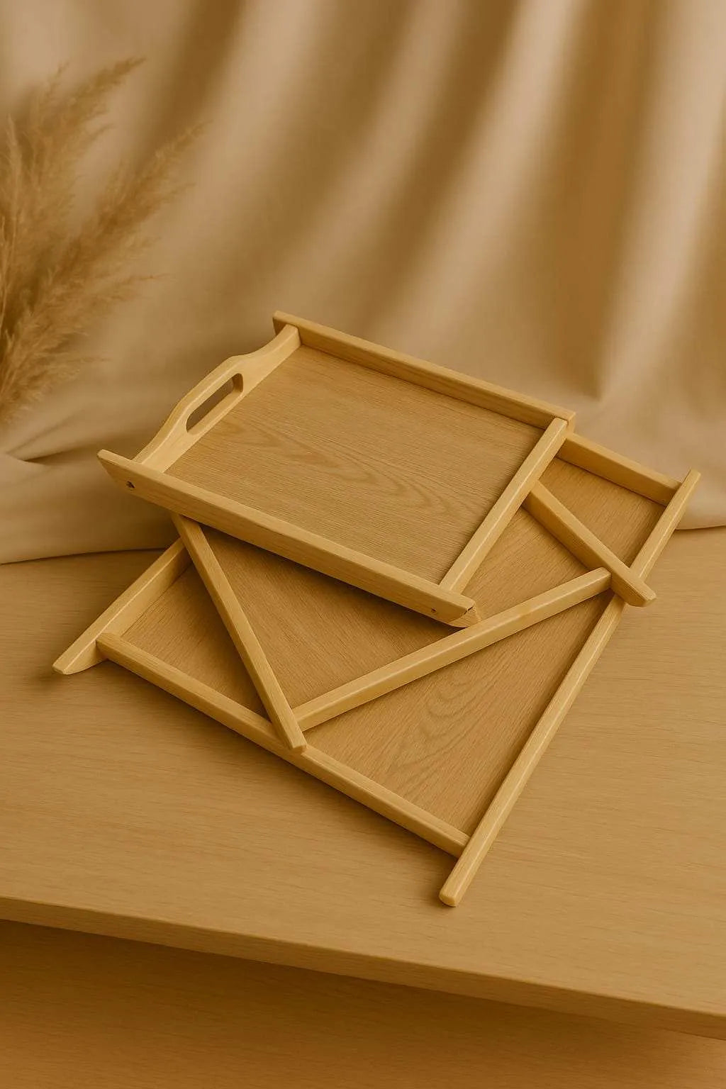 Natural wooden serving tray set three sizes with hotpot Pakistan